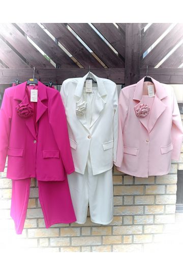 Dámský elegantní kalhotový  kostýmek Valerie v bílé, fuschiové, světle růžové a růžové barvě