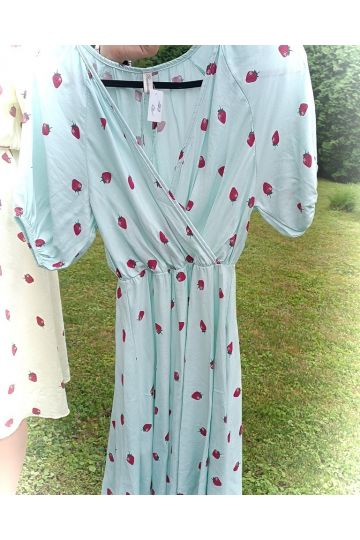 Dámské letní šaty Evie v modré, žluté, bílé a tyrkysové barvě s potiskem jahůdek