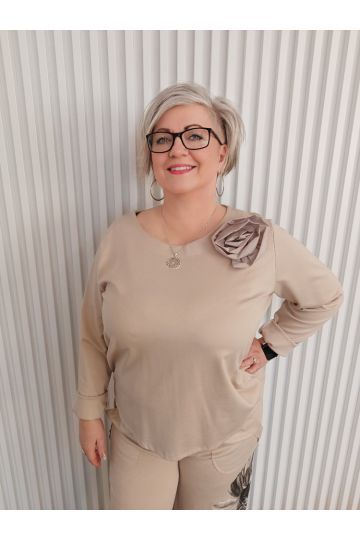 Dámský stylový komplet kalhot a halenky v hnědé a světle béžové barvě Maeve