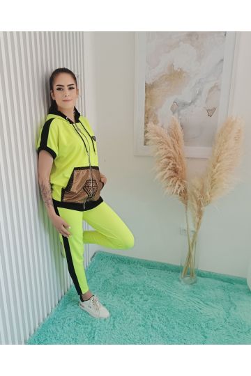 Dámská luxusní souprava Alora značky Lola Bianka v neonově růžové a zelené barvě