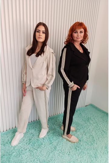 Dámská sportovně elegantní souprava Mia  se zlatými pruhy, italského stylu