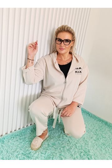 Dámský stylový béžový komplet Jane s třpytivými detaily, pohodlným střihem, italského stylu
