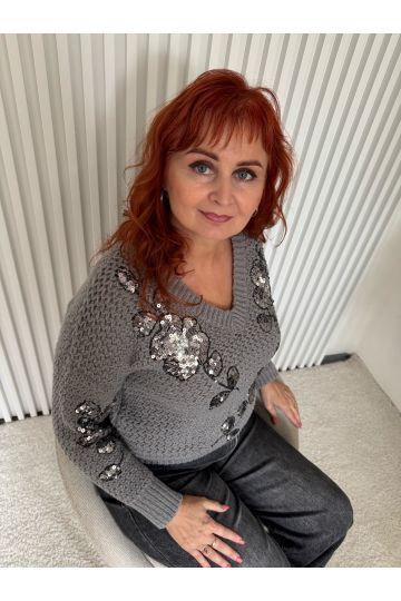 Dámský pletený svetr Natalie s flitrovou výšivkou, šedý / růžový, květinový motiv