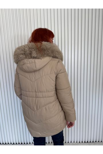 Dámská zimní bunda Cooper s odepínací kožešinou na kapuci – béžová elegance do chladného počasí