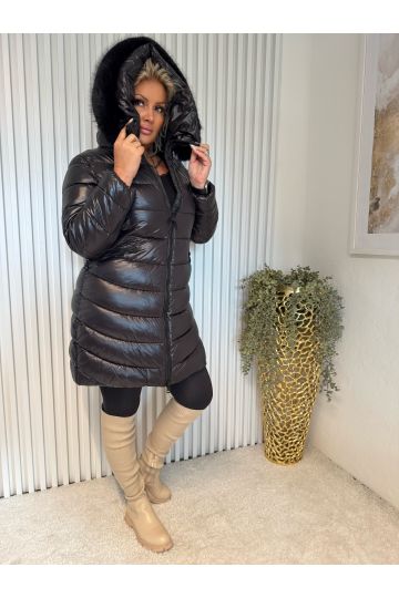 Dámská lesklá zimní bunda Lea s kapucí a kožešinou v elegantní černé barvě