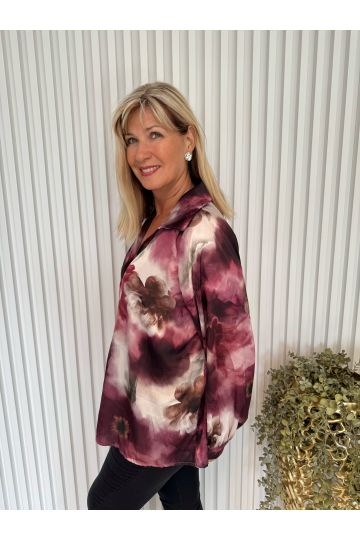 Dámská saténová halenka Michaela s výstřihem do V a límečkem