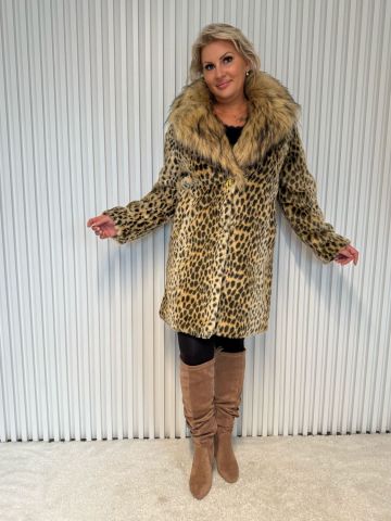 Luxusní dámský kožich Andrea s leopardím vzorem a mohutným límcem