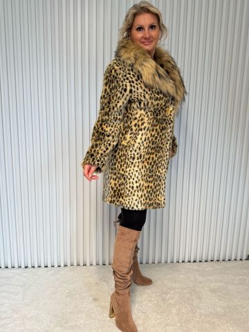 Luxusní dámský kožich Andrea s leopardím vzorem a mohutným límcem
