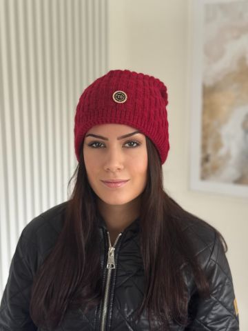 Dámská hřejivá zimní čepice Agáta s elegantní kovovou broží