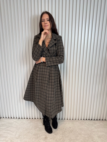 Dámský kostkovaný kabát Nina s páskem, se střihem do A