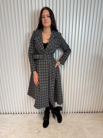 Dámský kostkovaný kabát Nina II s páskem, se střihem do A, v šedé barvě