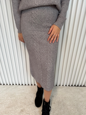 Dámský pletený komplet, se sukní ve dvou barvách