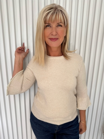 Dámský svetřík se zdobenými rukávy ve třech barvách