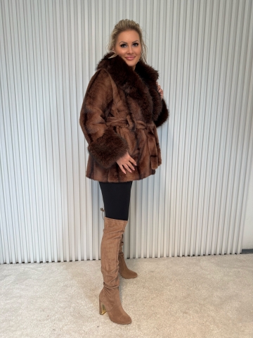 Dámský hnědý luxusní kožich Markéta