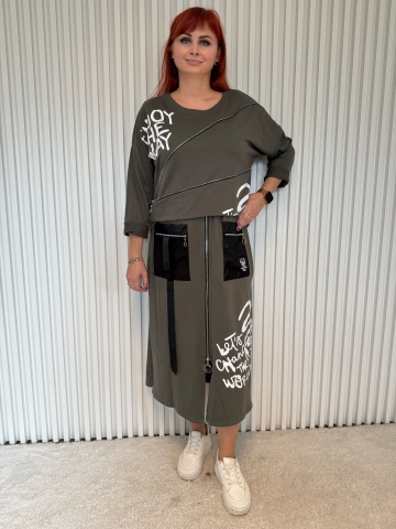 Dámský stylový komplet se sukní v khaki barvě