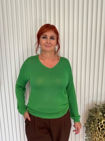 Dámská přízová halenka v jasně zelené barvě