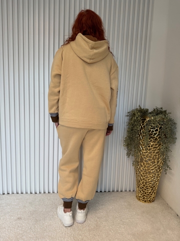 Dámská zateplená tepláková souprava pro baculky s kapucí