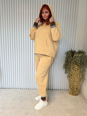 Dámská zateplená tepláková souprava pro baculky s kapucí