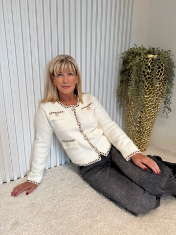 Dámský elegantní svetr s lemem a perlovými knoflíky, ve dvou barvách