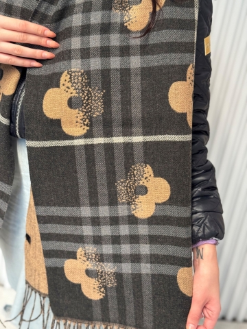 Oboustranná hřejivá šála s květinovým a kostkovaným vzorem