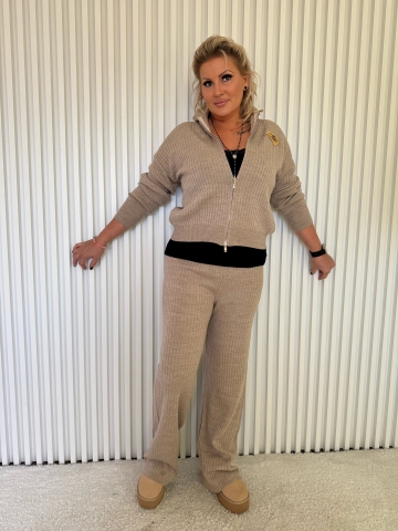 Dámský luxusní světle hnědý úpletový komplet Mia značky Lola Bianka