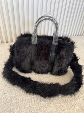 Luxusní dámská kožešinová černá kabelka Dejna