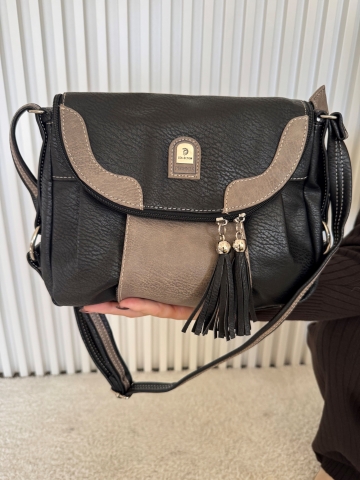 Elegantní dámská kabelka černo-šedá s třásněmi