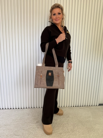 Dámská kabelka s vnitřním organizérem na dokumenty, ve dvou barvách