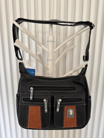 Dámská crossbody kabelka s posuvným popruhem, černé barvy