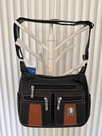 Dámská crossbody kabelka s posuvným popruhem, černé barvy