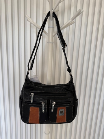 Dámská crossbody kabelka s posuvným popruhem, černé barvy