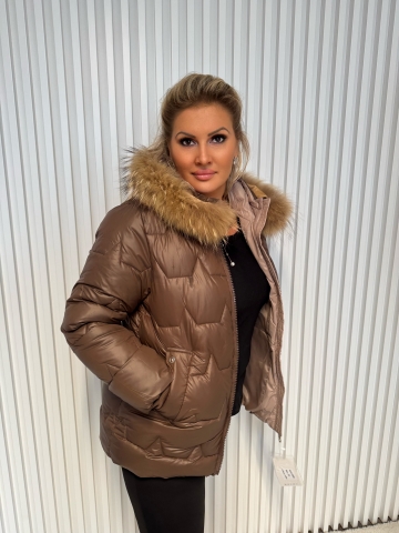 Dámská zimní hnědá bunda Katrin s kožešinou na kapuci
