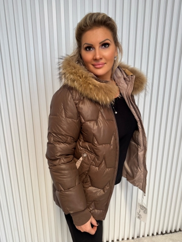 Dámská zimní hnědá bunda Katrin s kožešinou na kapuci