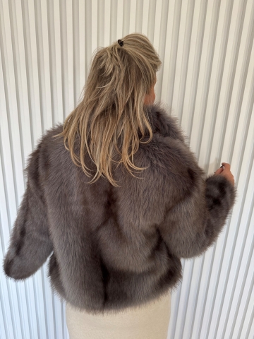 Luxusní dámský krátký kožíšek, z umělé kožešiny v šedohnědé barvě