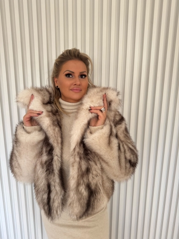 Dámský krémový kožich do pasu  z umělé kožešiny