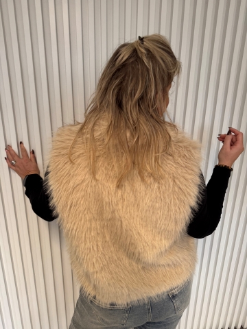 Dámská krátká kožešinová světle béžová vesta Raja