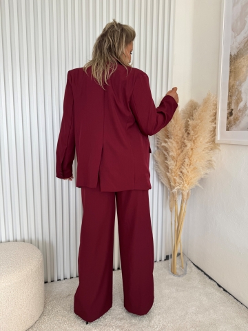 Dámský elegantní kalhotový kostým Megane ve vínové  barvě
