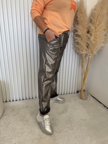 Dámské pohodlné  lesklé kalhoty Lady z imitace kůže v pase se zlatou přezkou