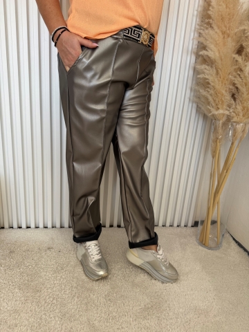 Dámské pohodlné  lesklé kalhoty Lady z imitace kůže v pase se zlatou přezkou