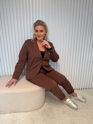 Dámský hnědý sportovně elegantní komplet Denisa kalhot a saka