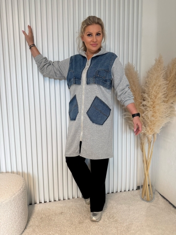 Dámský dlouhý mikinový šedý kabát Vista v kombinaci s riflovinou