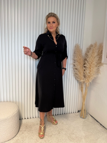 Dámské dlouhé černé košilové šaty Lada s broží a opaskem