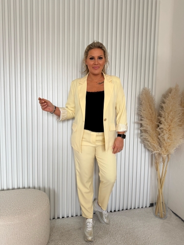 Dámský elegantní kalhotový kostým Dejna žlutý
