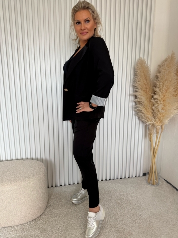 Dámský elegantní kalhotový kostým Dejna černý