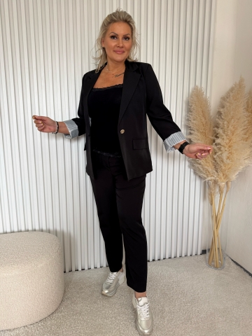 Dámský elegantní kalhotový kostým Dejna černý