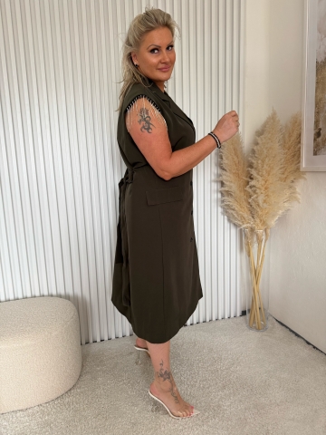 Dámské dlouhé zelené košilové šaty Moon se štrasovými kamínky a opaskem