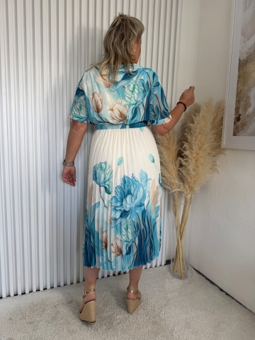 Dámské dlouhé modré šaty Liliana s opaskem a plisováním značky Paparazzi Fashion