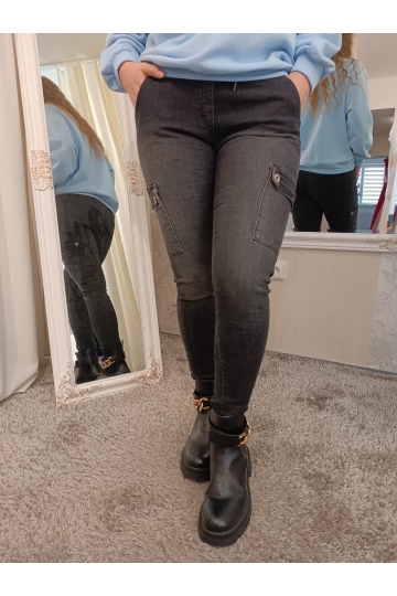 Dámské černé rifle s kapsami