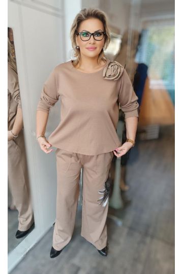 Dámský stylový komplet kalhot a halenky v hnědé a černé barvě Maeve